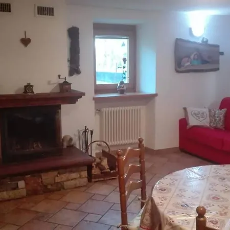 Comodo Appartamentino In Centro Valle * Сен-Пьер