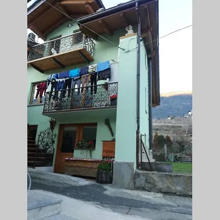 Comodo Appartamentino In Centro Valle * Сен-Пьер